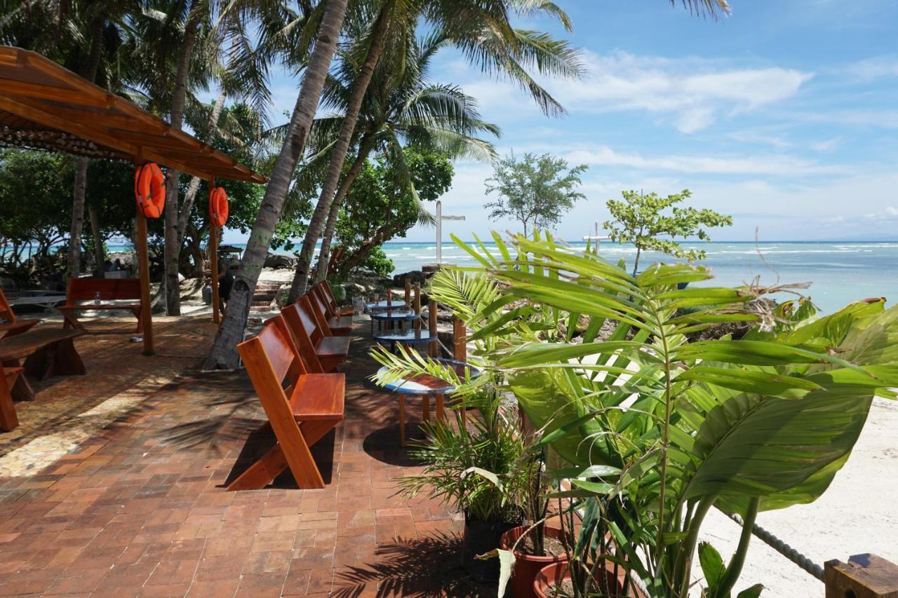 L Cafe Restobar & Lyn'S Guest House Сан-Хуан Екстер'єр фото