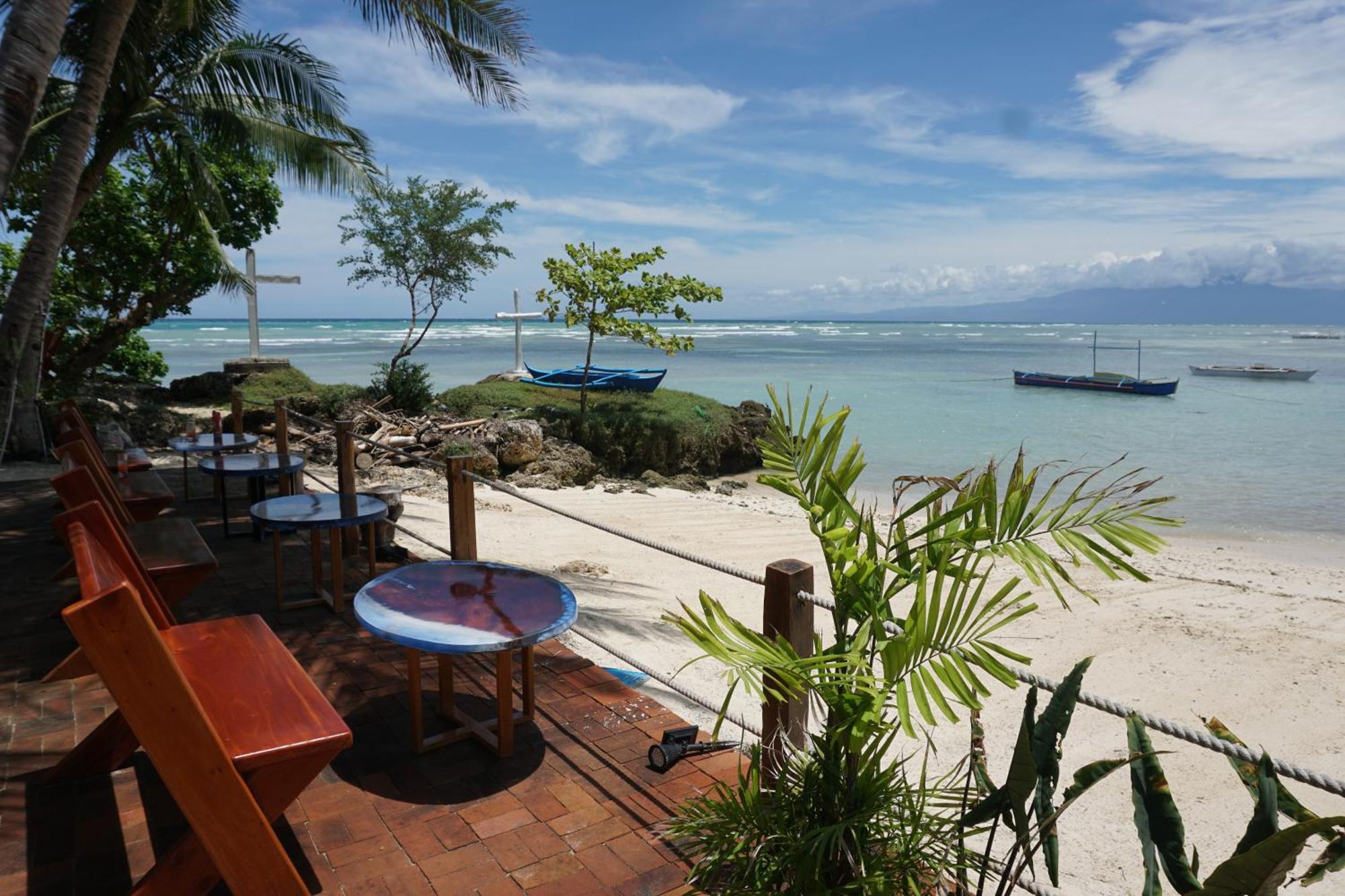 L Cafe Restobar & Lyn'S Guest House Сан-Хуан Екстер'єр фото